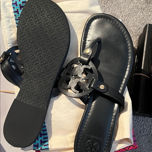 Tory Burch Shoes - Tory Burch Black Leather Sandals